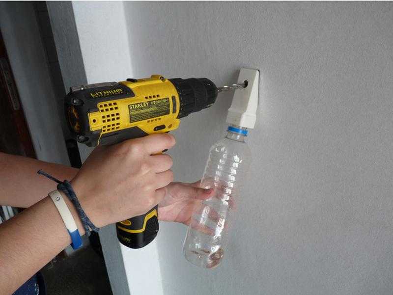 Как сверлить без пыли стену или потолок: специальные насадки для перфоратора и другие секреты