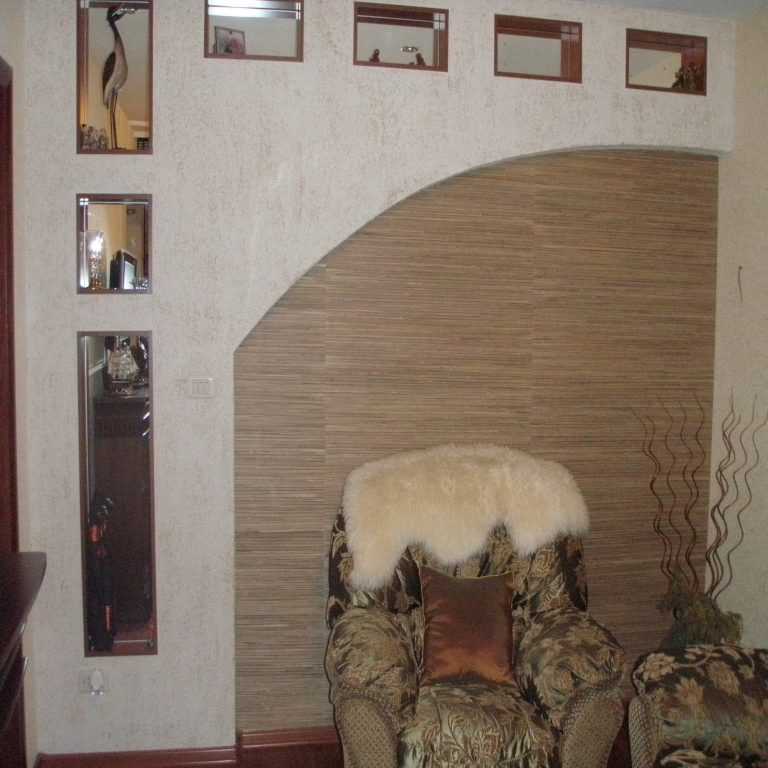Угол из декоративного камня: как выложить в квартире и делать укладку наружной стены дома, а также фото внутреннего оформления, интерьера прихожей и внешней отделки