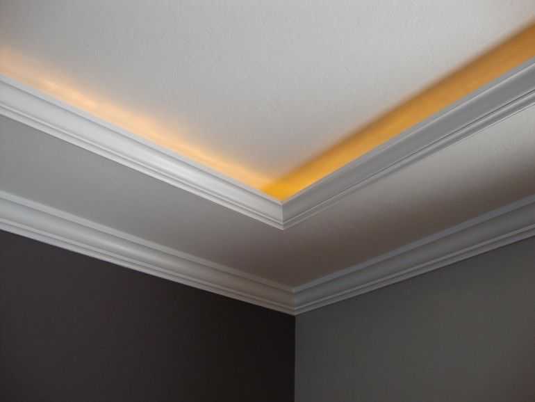 Как сделать подсветку натяжного и подвесного потолка