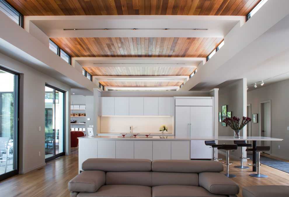 Декоративные балки на потолок: выбор стиля и монтаж искусственных элементов