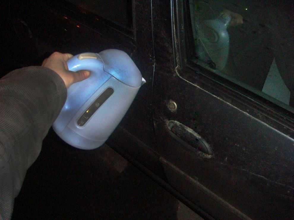 Как открыть замерзший замок двери автомобиля