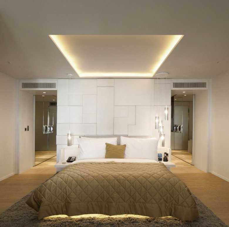 Варианты освещения комнаты с натяжным потолком: способы подсветки, фото
