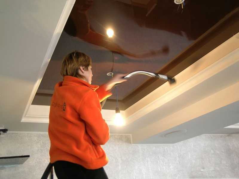 Как правильно ухаживать за пенопластовой потолочной плиткой