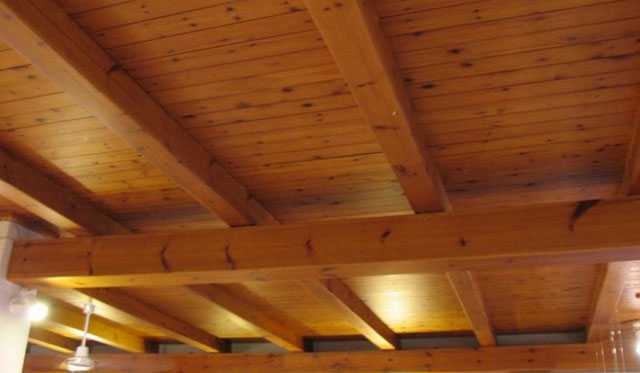 Потолок из необрезной доски под старину — строим баню или сауну/ строительные советы: ремонт квартир и домов