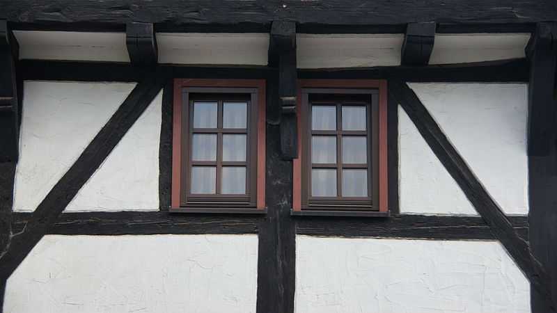 Как сделать фасад дома в немецком стиле своими руками?