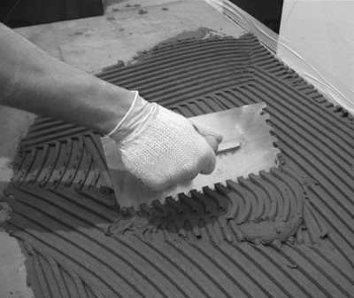 Как разводить плиточный клей: алгоритм замеса + лучшие смеси клея для плитки. как развести плиточный клей правильно? пропорции и описание процесса