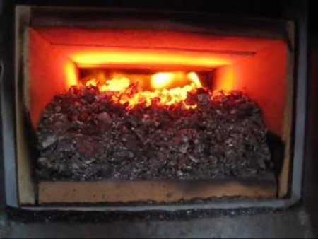 Как топить печь углем правильно: секреты и особенности