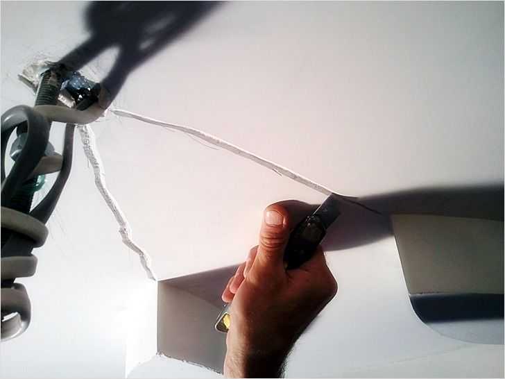 Как заделать трещины на потолке своими силами: как и чем это сделать для гипсокартонных поверхностей