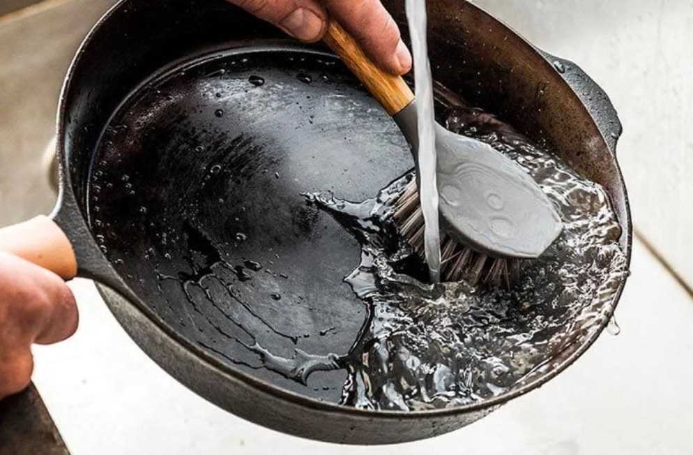 Как очистить кастрюлю от нагара и жира – 8 лучших способов