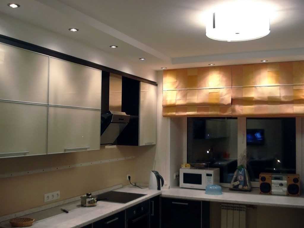 Потолок из гипсокартона – в чем его особенности и преимущества? монтаж потолка из гипсокартона своими руками (+ видео)
