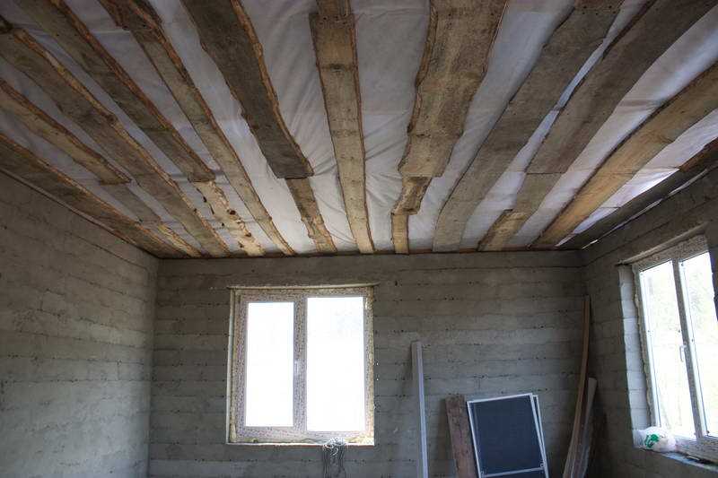 Потолок из досок: потолочная доска, потолок из необрезной доски, шпунтованная доска, подшивка  потолков, обшивка своими руками