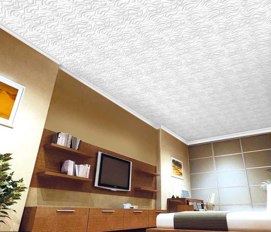 Дизайн потолка на кухне, виды: глянцевый, натяжной, варианты отделки навесного потолка - 49 фото
