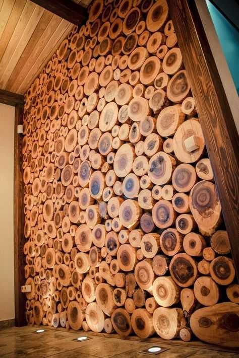 Спилы дерева в интерьере для декора дома (39 фото)