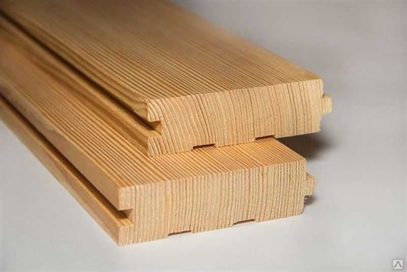 Укладка деревянной доски на лаги