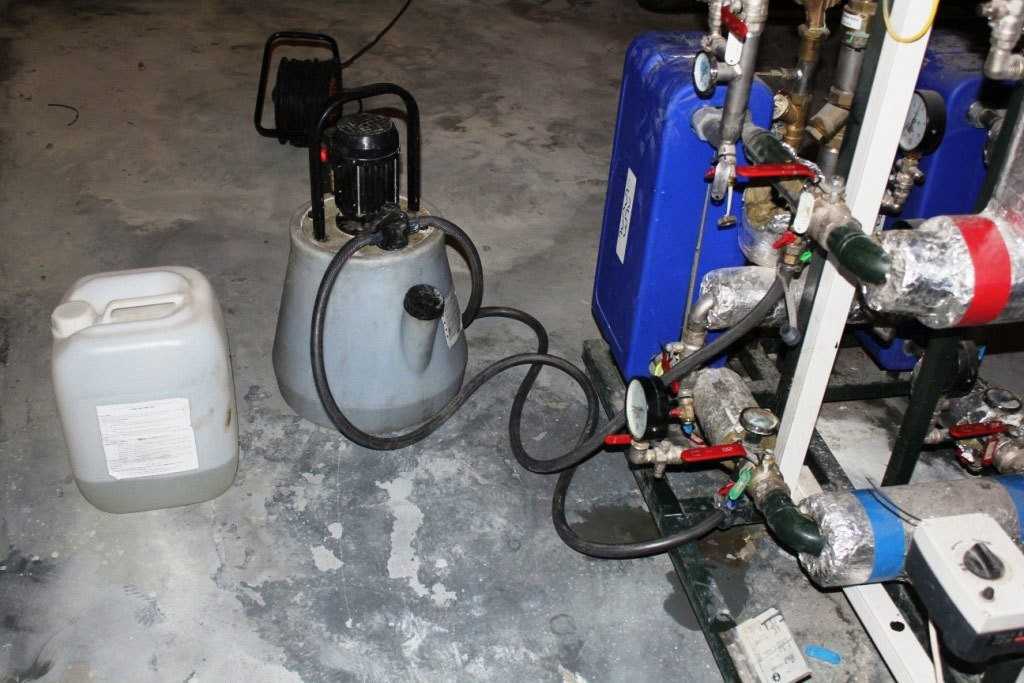 Самостоятельная химическая чистка теплообменников двухконтурного газового котла, как почистить, какое средство для очистки выбрать, детальнее на фото и видео