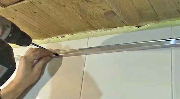 Преимущества и недостатки алюминиевого реечного потолка