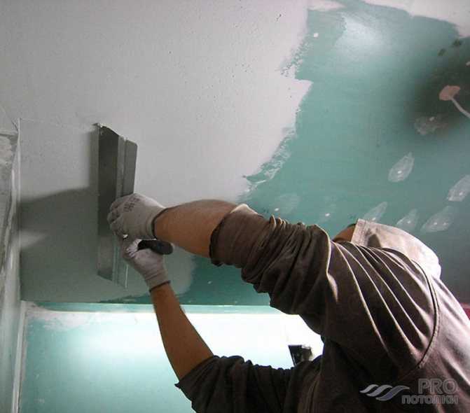 Как покрасить потолок из бетона без штукатурки
